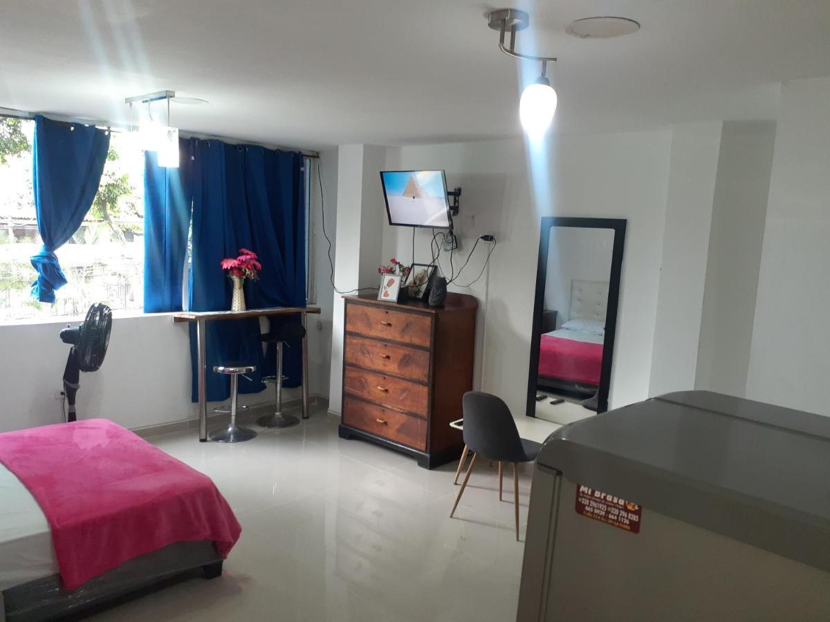 Aleli 2do.p Ent/sal Aerpto Cerca Terml Base Aerea,sena Acua/park.c.e Valle Pcfco, Chipichape Apartment